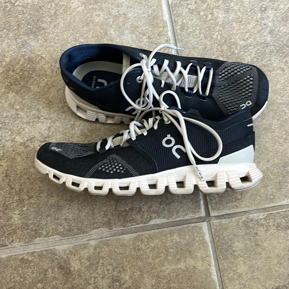 ON CLOUD SHOES